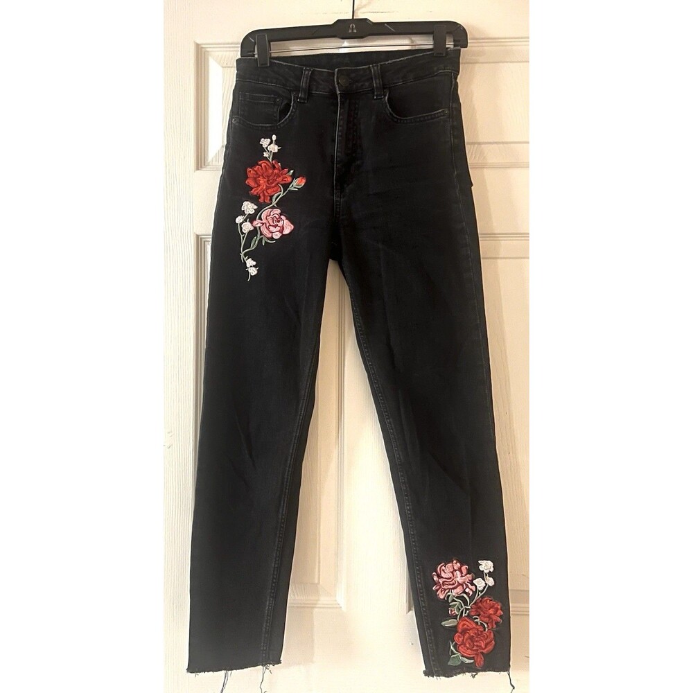 H&M Divided Embroidered Rose Jeans Womens Size 6 Black High Rise Floral Raw Hem